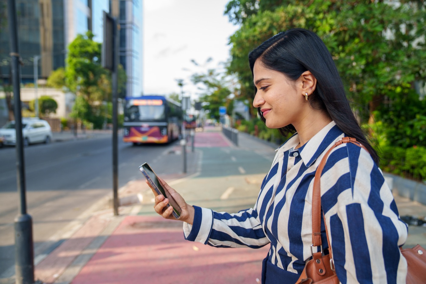 Live GPS tracking Chalo Bus app